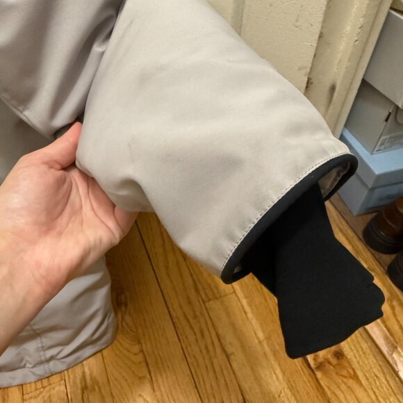 Canada Goose Parka - Picture 12 of 16